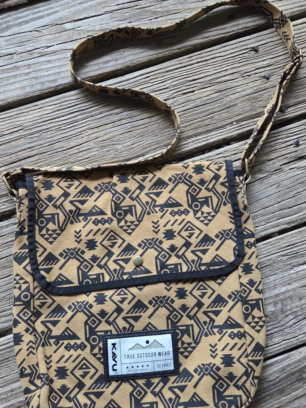 • KAVU Keeper Crossbody Bag Tan & Black Geometric Aztec Print Canvas